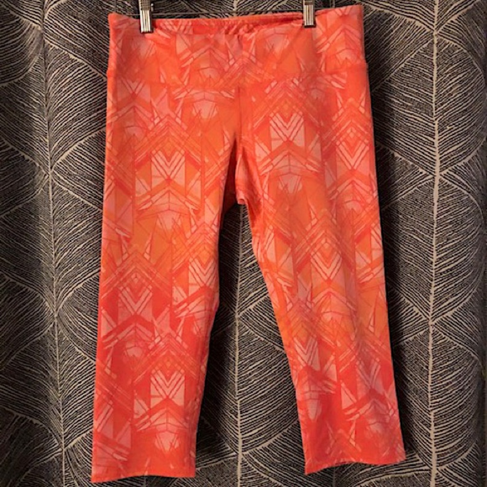 ALO Yoga Geometric Orange Capri Leggings/Pants